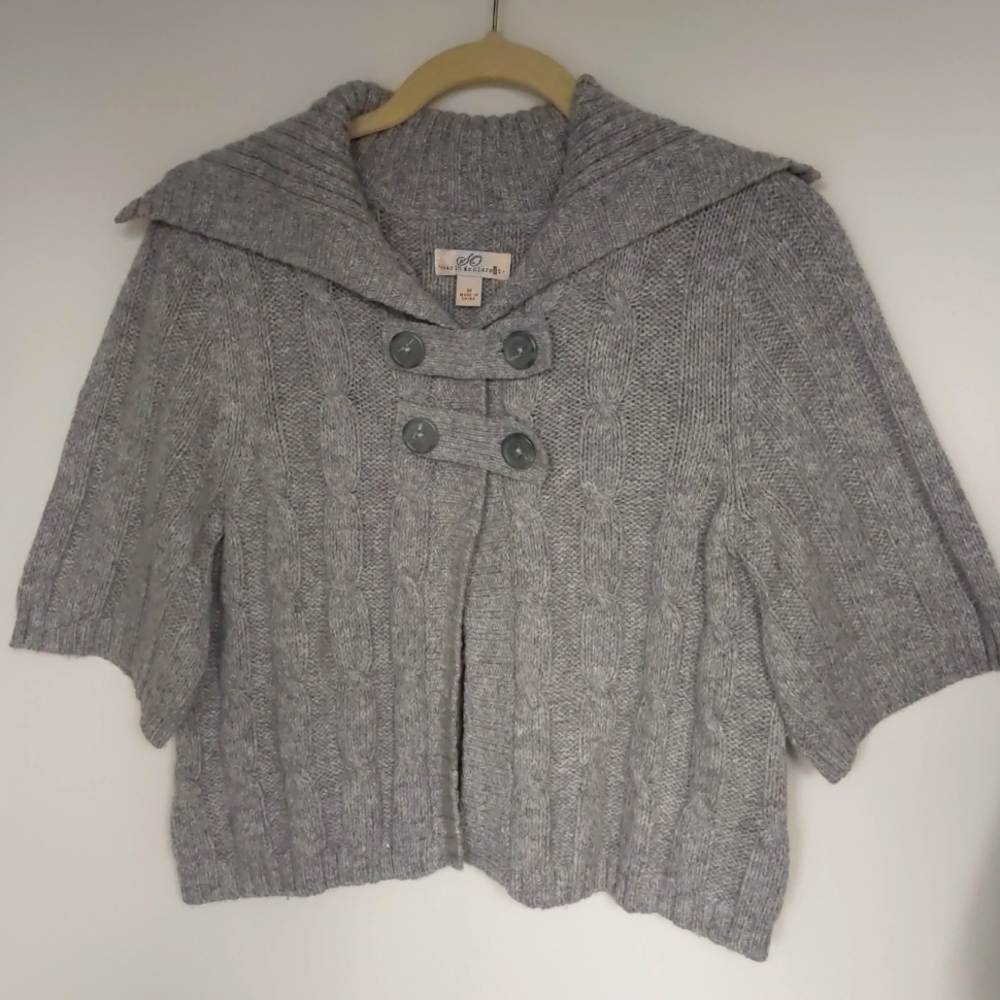 Cropped sweater cape